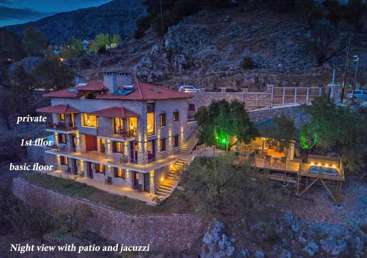 Almondhouse Suites With Fireplace - Adults Only Arachova Exteriör bild