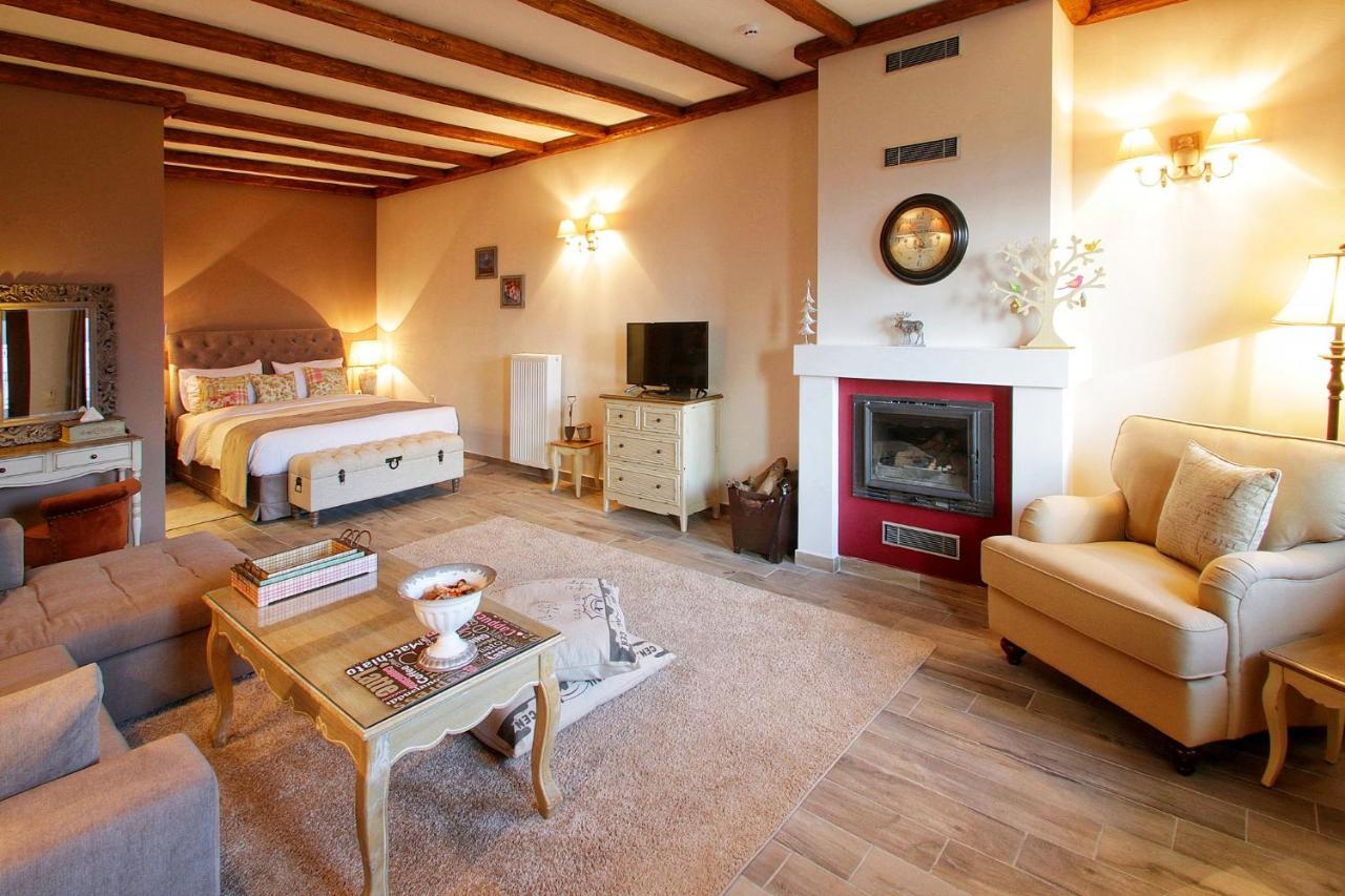 Almondhouse Suites With Fireplace - Adults Only Arachova Exteriör bild